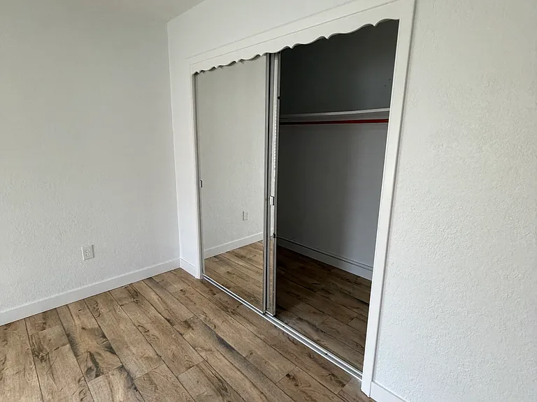 4518 Groveland St — Photo 12
