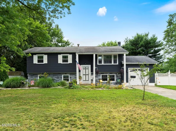 15 Robert Terrace, Jackson, NJ 08527