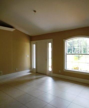 2nd image of 3661 12th Ave NE