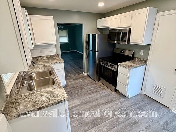 4th image of 120 Leslie Ave