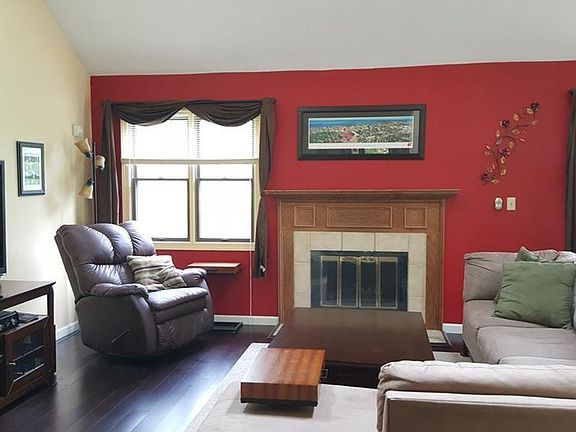 5th image of 831 Cranberry Ln