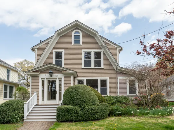 174 Greenway Street, Hamden, CT 06517