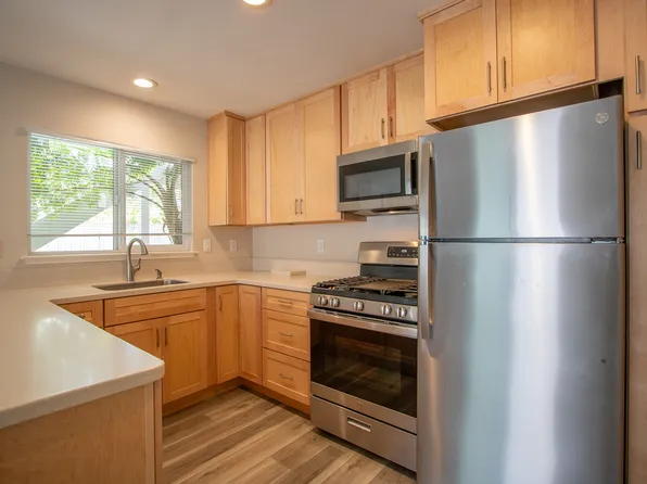 371 7th Ave #1, Santa Cruz, CA 95062