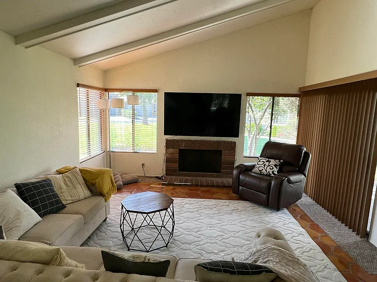 30 Tennis Club Dr — Photo 8