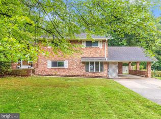 7203 Homestead Pl, Springfield, VA 22151