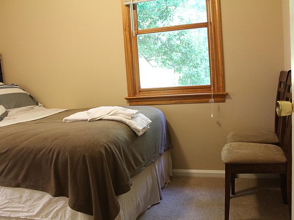 4th image of 607 Crabb Ave