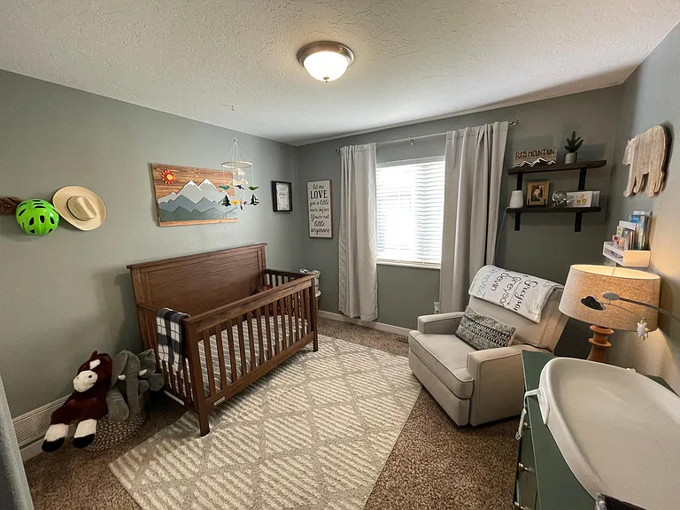Second bedroom / Nursery