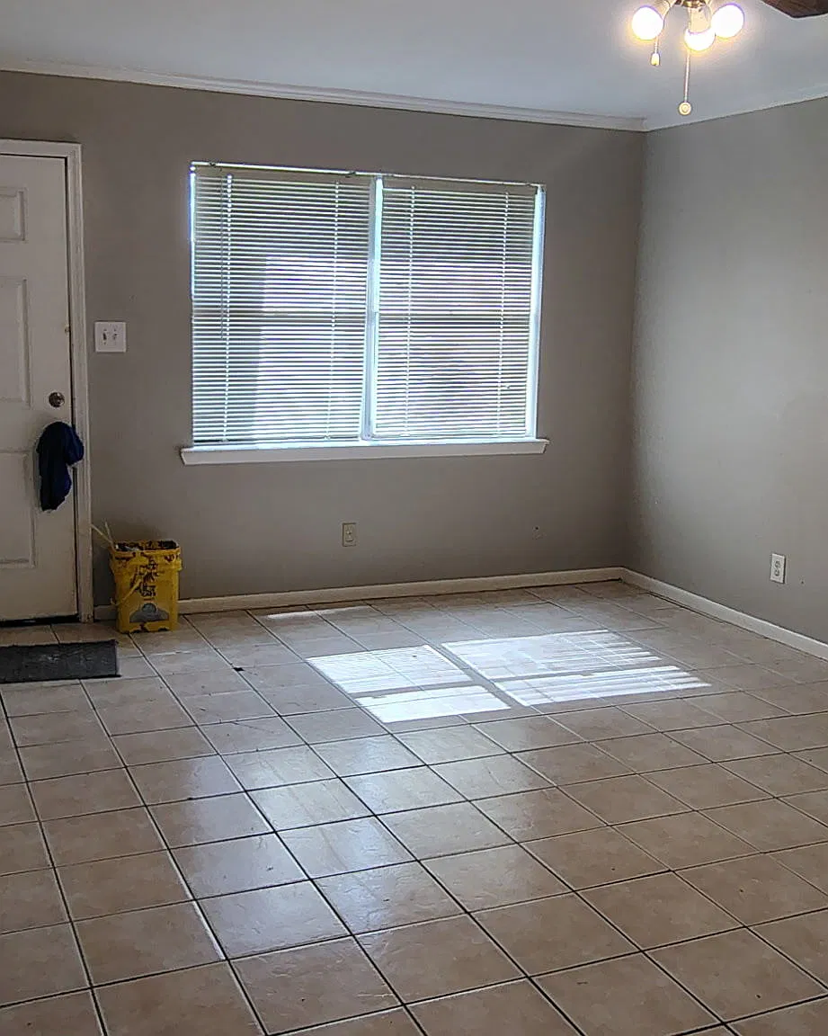 4616 Singletary Rd — Photo 3