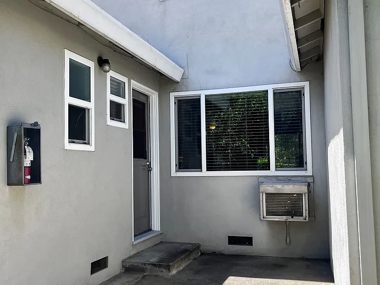 5496 Carlson Dr — Photo 19