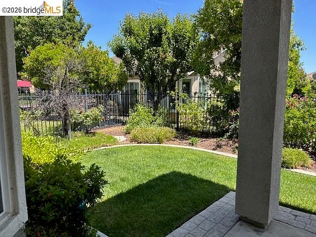 366 Saint Claire Ter — Photo 13