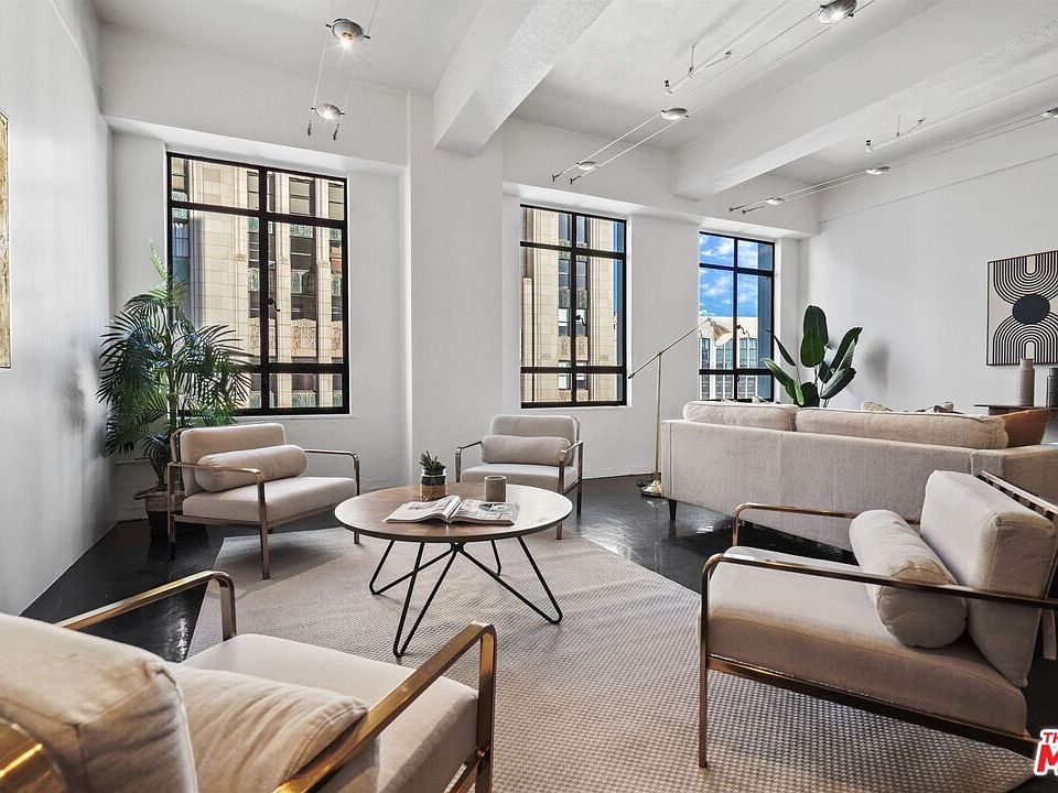 1st image of 849 S Broadway #902