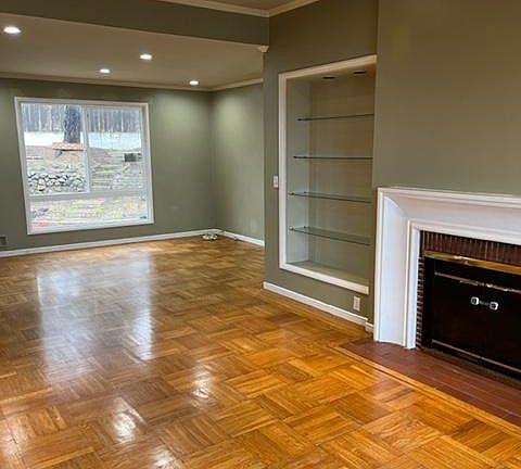 5th image of 8 Wilshire Ct