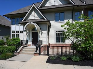 137 Ashbourne St, Westlake, OH 44145