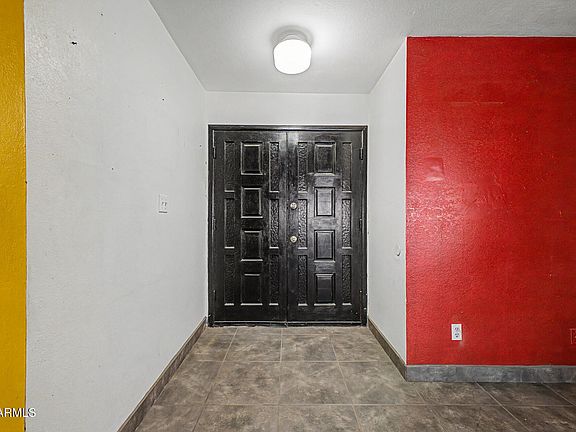 5th image of 1919 S PLAZA Drive
