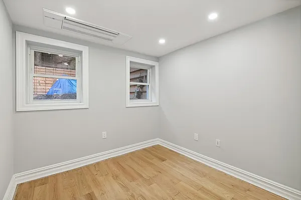 Rented by Compass | media 32