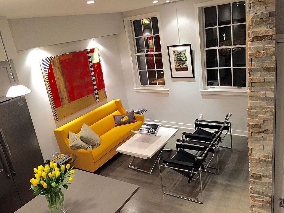 2nd image of 304 Queen St