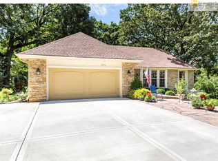 8102 Caenen Lake Rd, Lenexa, KS 66215