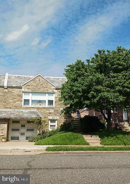 1st image of 811 Stanwood St