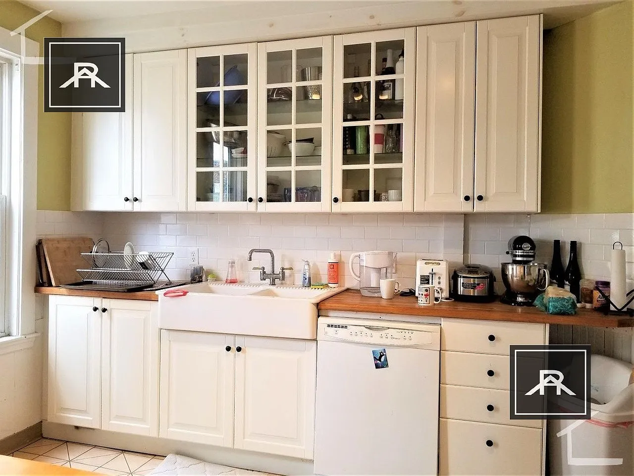 3 bed, 1.0 bath, 1300 sqft, $4,300 — Photo 3