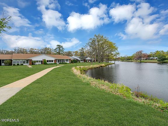 3rd image of 634A Huntington Drive