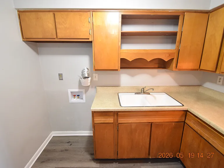 302 Danube Ave #5 — Photo 9