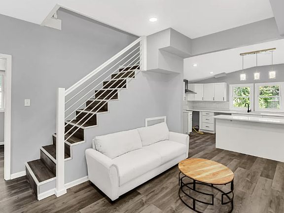 2nd image of 15343 8th Ave