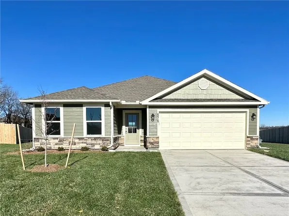 676 N Pear St, Gardner, KS 66030