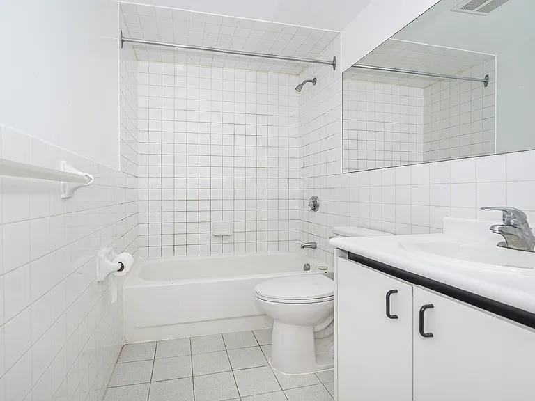 155 Robert St #C — Photo 12