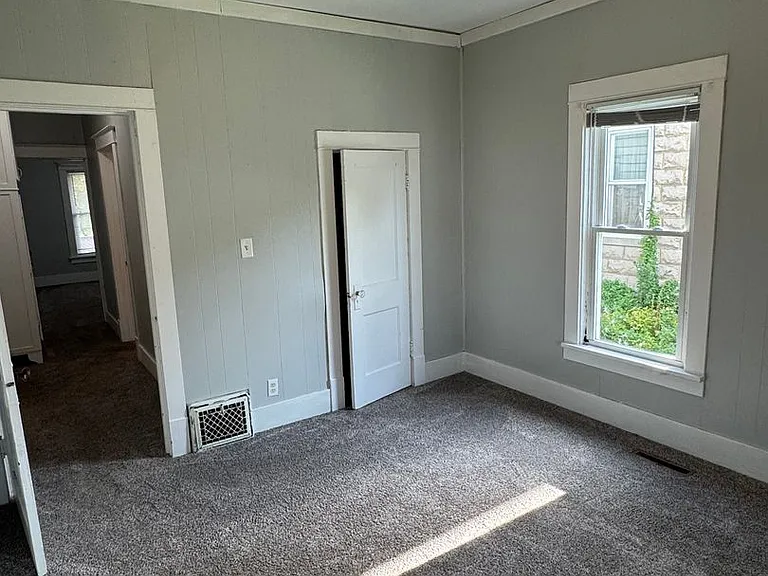 1231 W College Ave — Photo 10