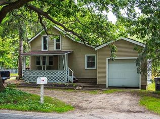 9840 McGregor Rd, Pinckney, MI 48169