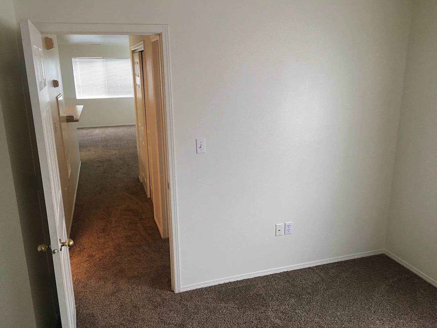 Turnberry Apartments — Photo 3