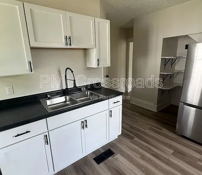 472 Sumner St #1 — Photo 3