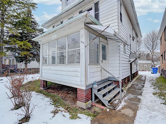 3rd image of 328 NE Durnan St