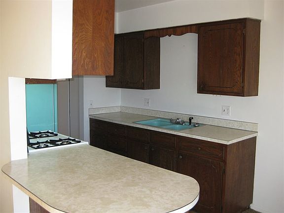 5th image of 628 Berrydale Ave APT 17