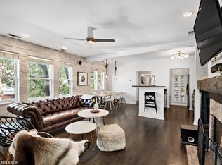 1147 W Wolfram St APT 2, Chicago, IL 60657