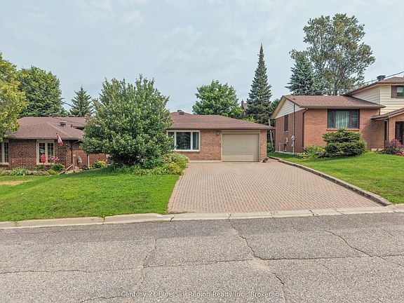 3rd image of 113 Sable Cres