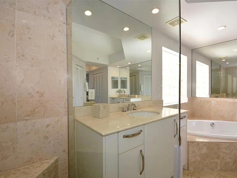 2051 SE 3rd St #509 — Photo 34