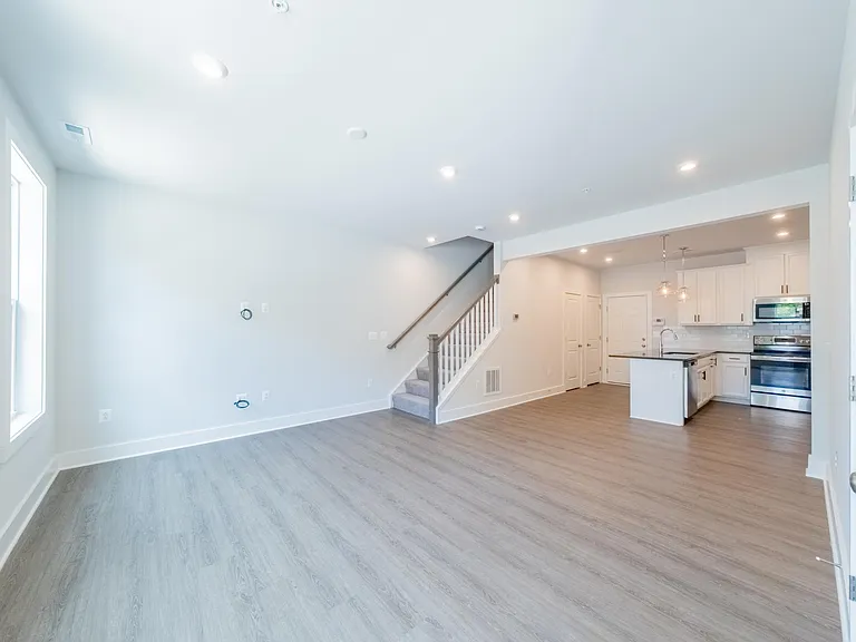 1105 N Lombardy St #A — Photo 4