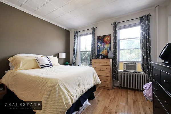 Rented by ZealEstate Group Inc | media 22