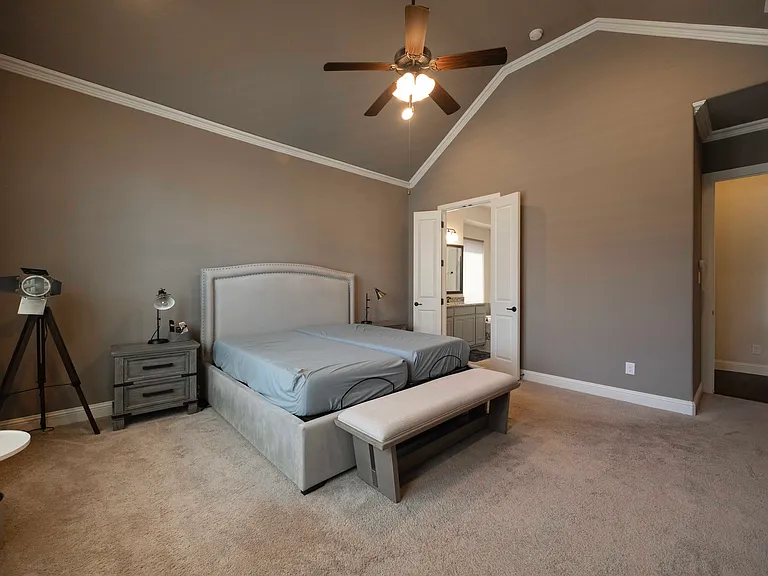 12824 Flatiron Trl — Photo 24
