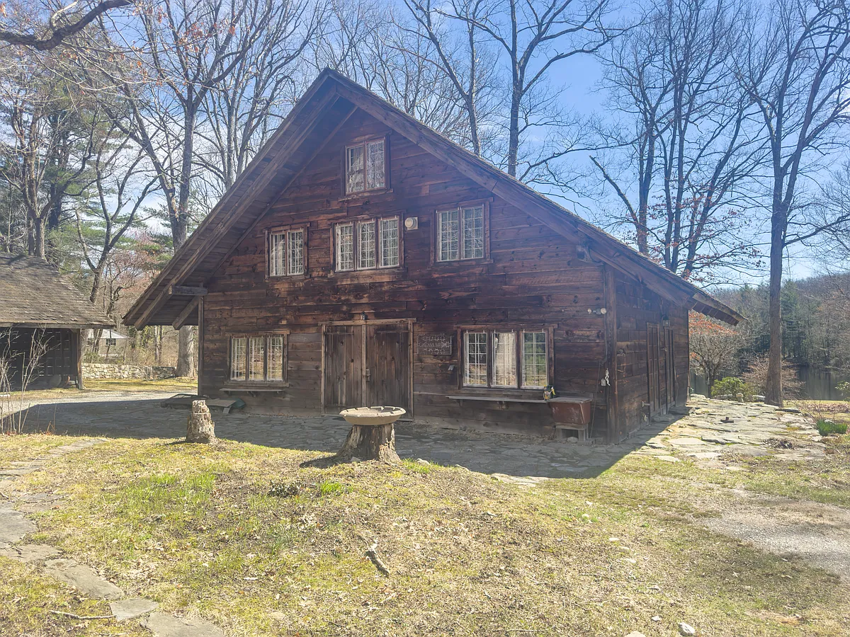 Building Photo - 45 Hoppen Rd