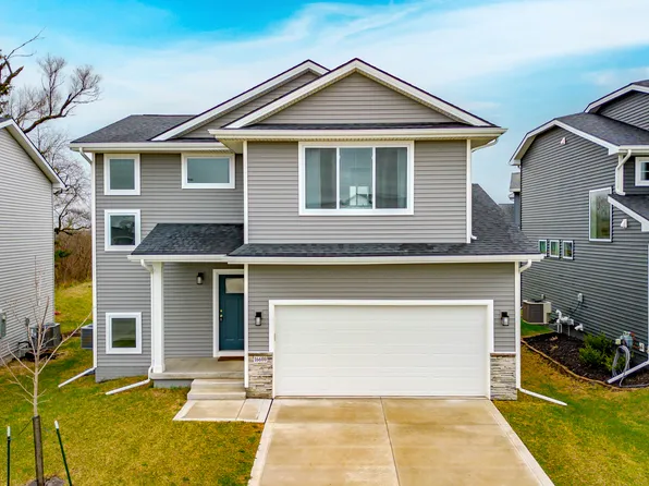 16600 Oakwood Dr, Urbandale, IA 50323