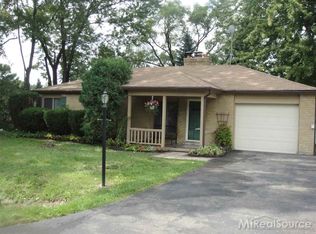 2522 Hartline Dr, Rochester Hills, MI 48309