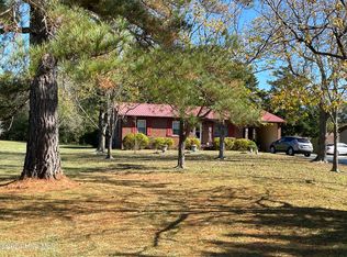 621 Fire Tower Rd, Richlands, NC 28574