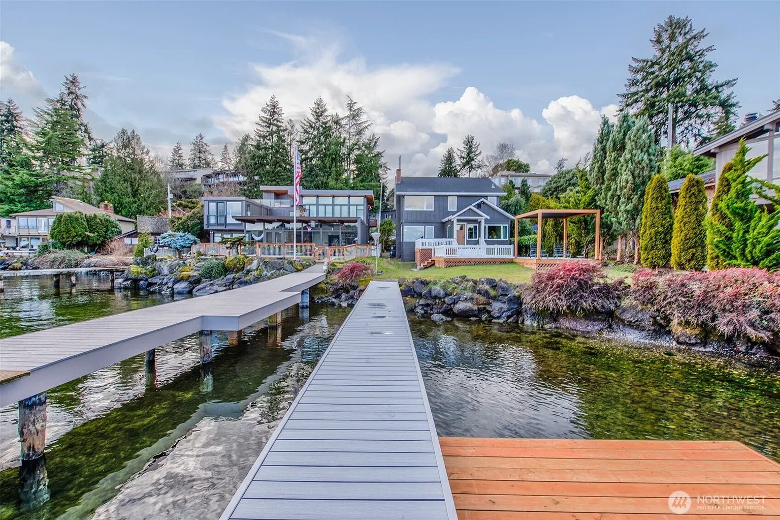15038 Beach Drive NE photo 1