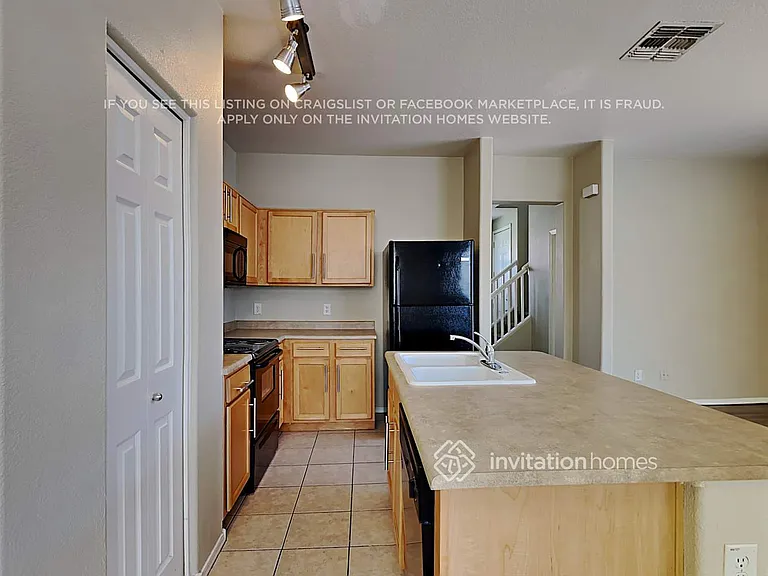 1515 E Sheraton Ln — Photo 8
