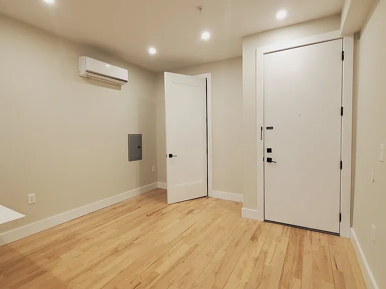 108 Lembeck Ave #1A — Photo 2