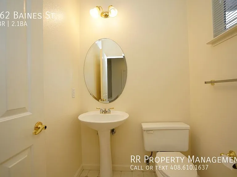 962 Baines St — Photo 16