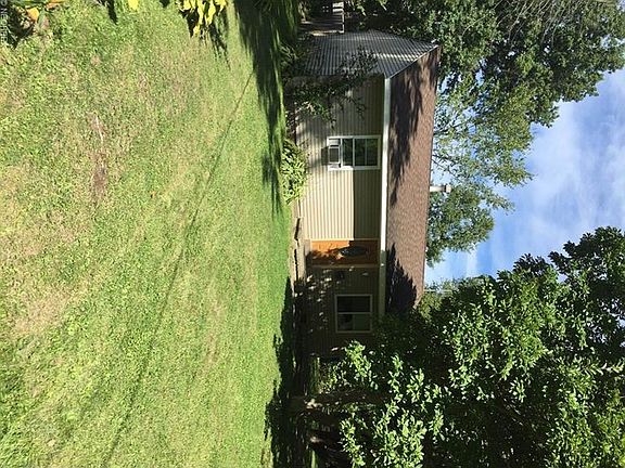 4th image of 217 Saint John Ave