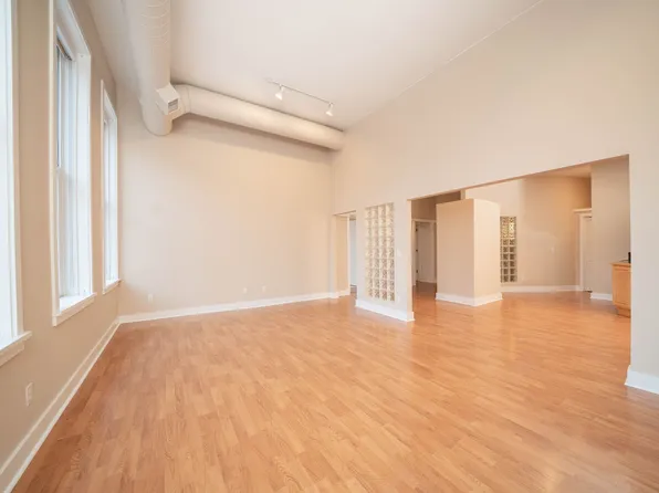 Peregrine 224, 224 E Michigan Ave APT 202, Kalamazoo, MI 49007
